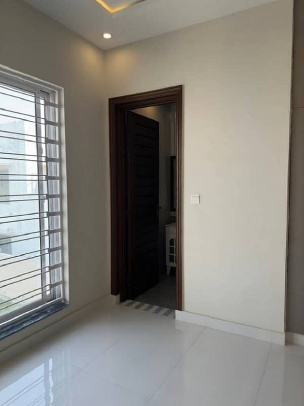 10 Marla House For Sale In Chambelli Block Bahria Town Lahore 2