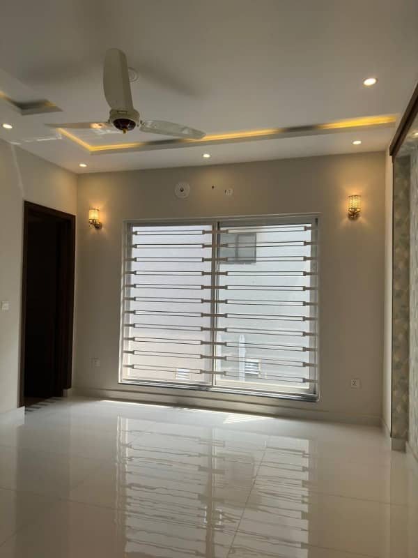 10 Marla House For Sale In Chambelli Block Bahria Town Lahore 27