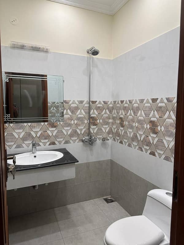 10 Marla House For Sale In Tulip Block Bahria Town Lahore 28