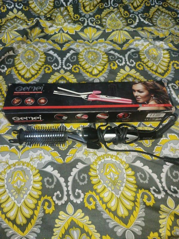 Gemei professional curling iron Model GM2908 2