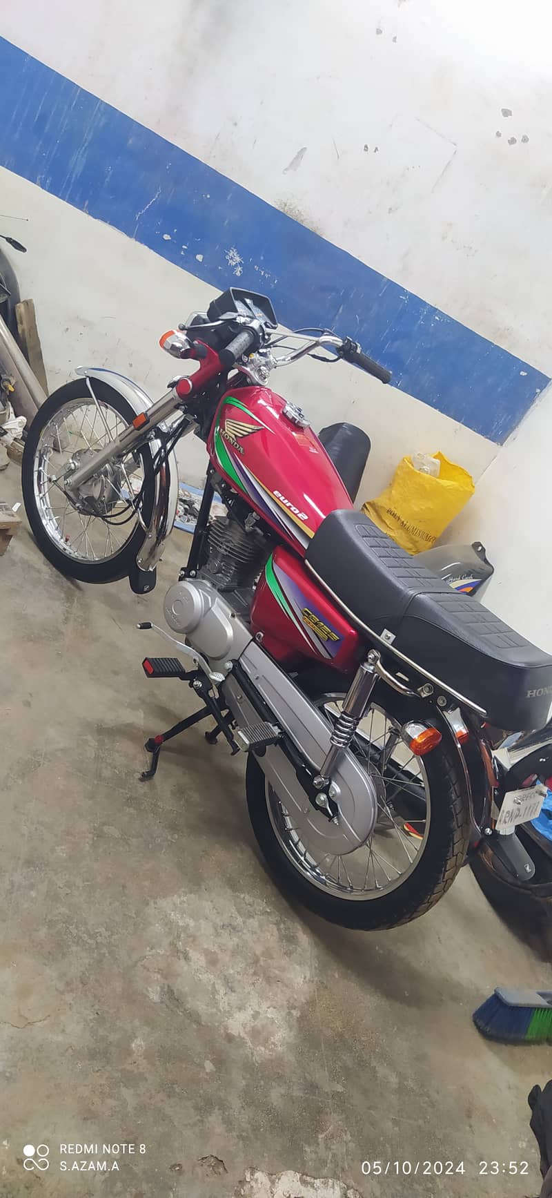 0 meter honda geniune saman pe hai bike renew karayi hai 8