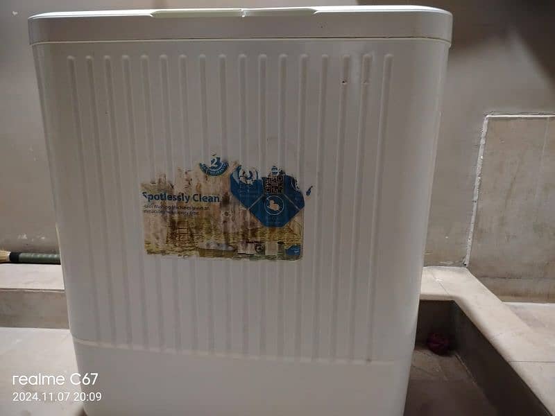 Twin tub Haier Washing Machine 1