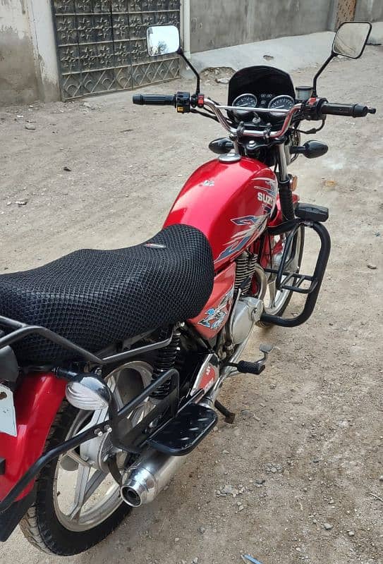 Suzuki GS 150 SE 2022 (Full Loaded) 5