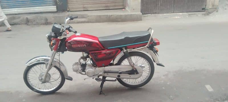 Road Prince 70 . . . . . . . 2019 Model in Lush Condition 7