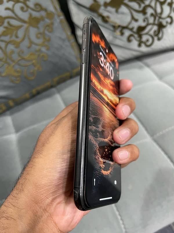 XS MAX 64 gb 5