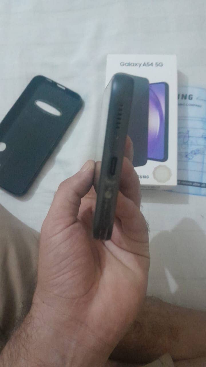 A54 samsung smart phone 10/10 with box 2