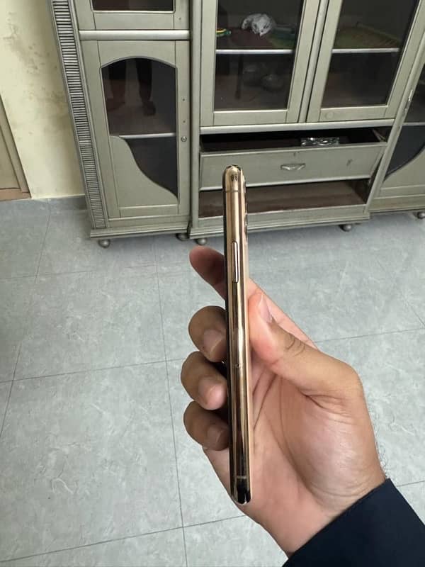 iphone 11 Pro ( PTA Approved ) 4