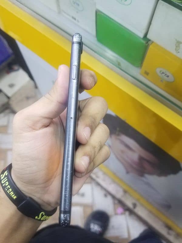 i phone 8 non pta hai 4