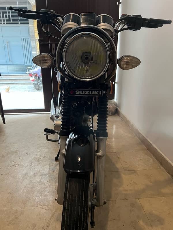 Suzuki GS 150 14