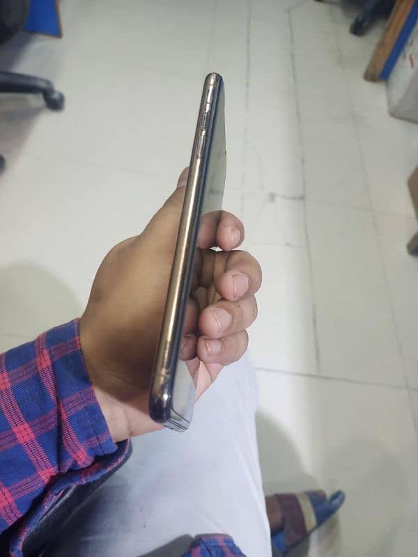 I phone Xs max 64gb PTA 4