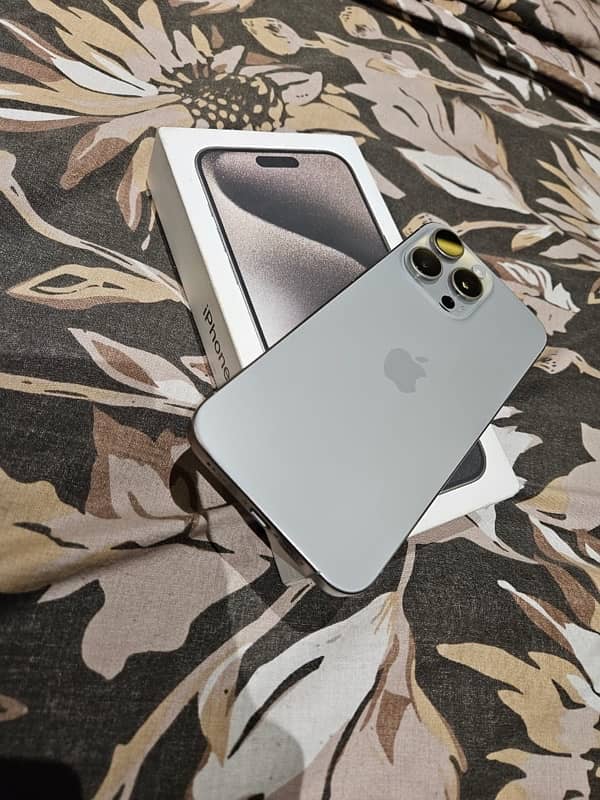 Iphone 15 pro Max Natural Titanium 5