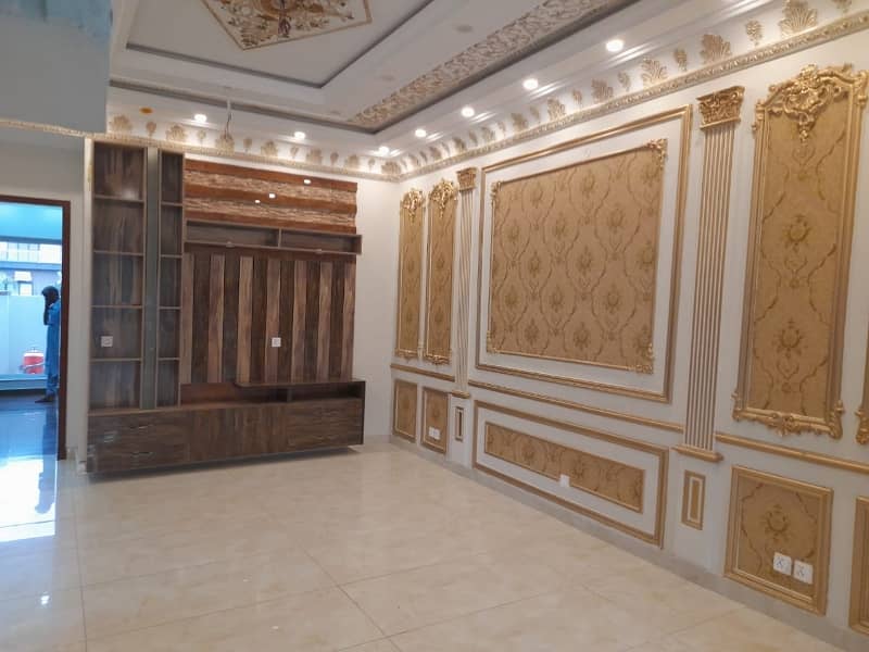 10 marla 4bed house Urgent for sale in dha phase 4 0