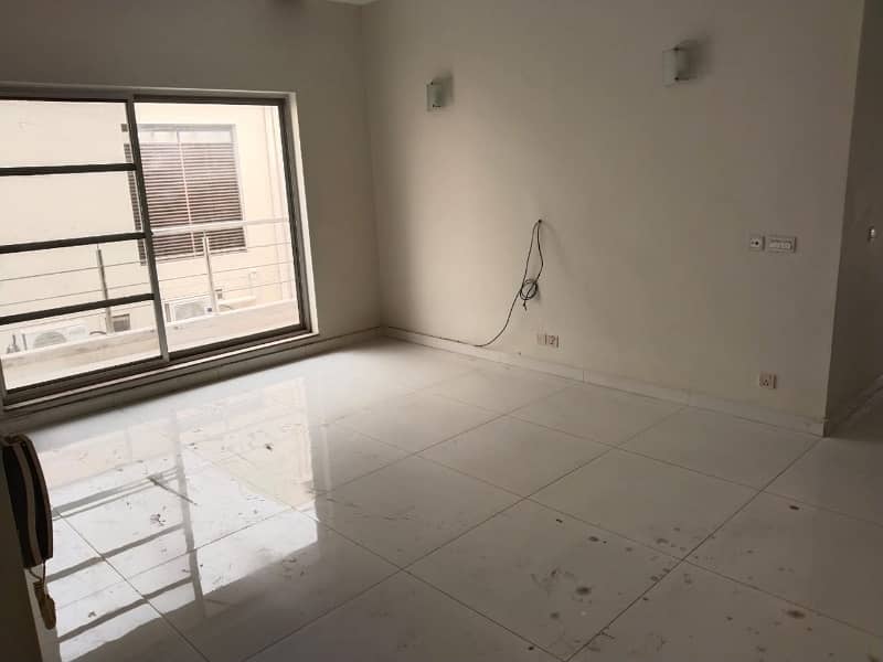 10 marla 4bed house Urgent for sale in dha phase 4 13