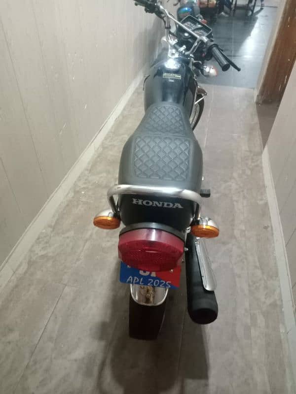 my bike Honda 125 self start for sale 8