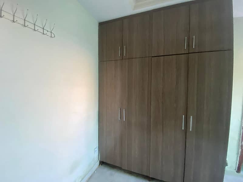 1 Bedroom Unfurnished appartment Available for Rent in E11 4 5