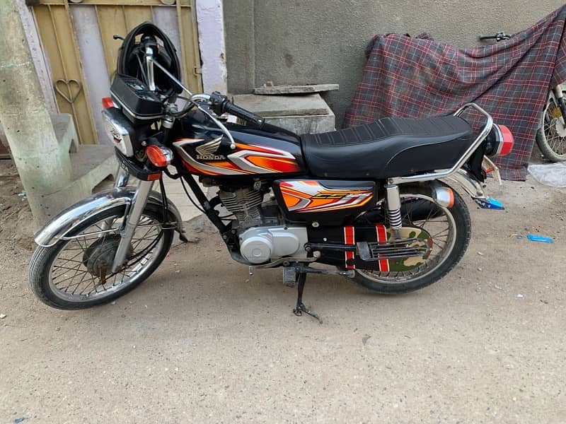 Honda cg 125  seld every thing  no work just buy and ride all work dn 10