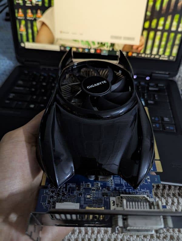 GIGABYTE GRAPHICS CARD 0