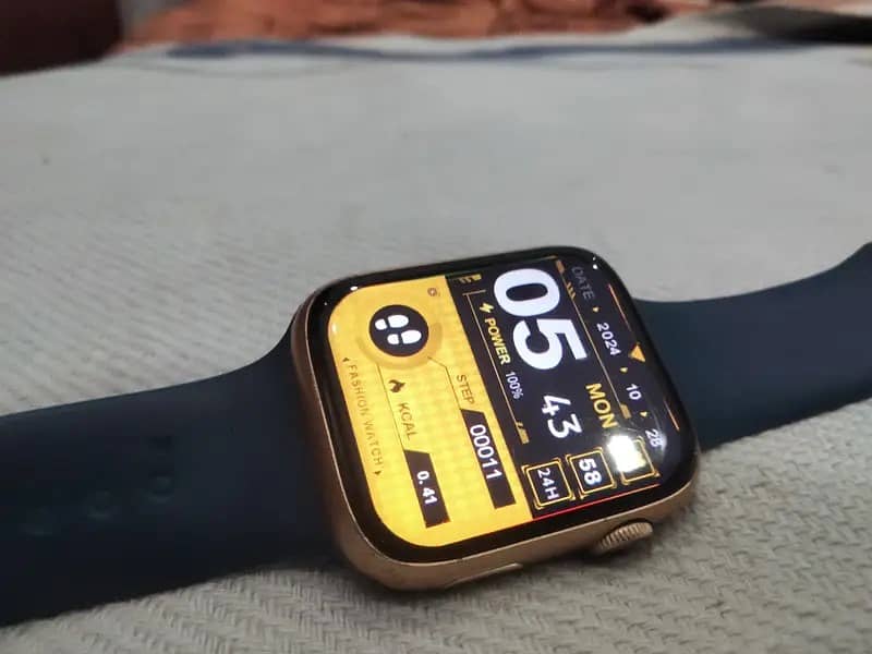 Apple series 7 (dt no 1 ) smart watch 0