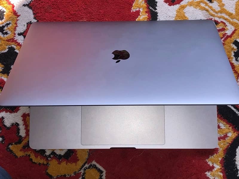 MacBook Pro 2019- 16inch -i9 4