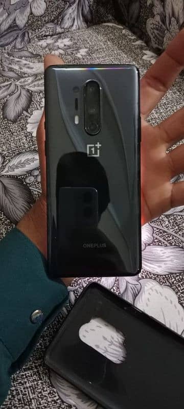 OnePlus 8pro panal ma line ha or koi masla ni 03004610710 03454390831 1