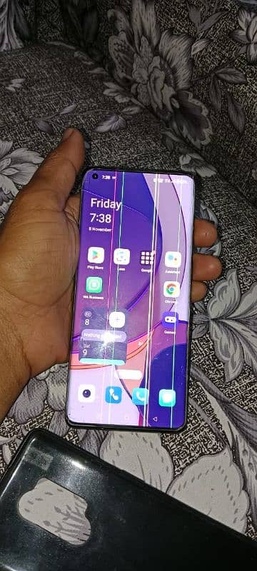 OnePlus 8pro panal ma line ha or koi masla ni 03004610710 03454390831 5