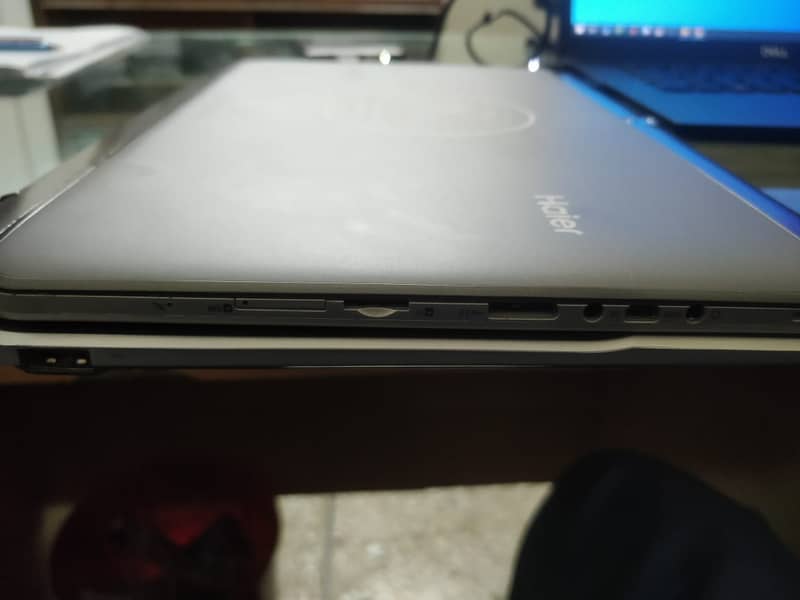 Touch Laptop/Tablet Y11B with M2 500GB-SSD 2