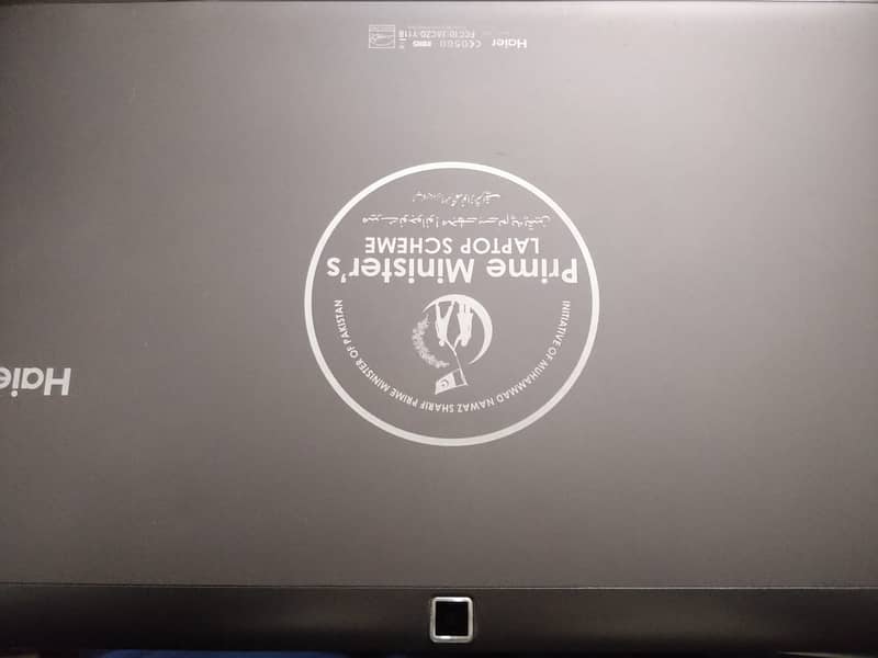 Touch Laptop/Tablet Y11B with M2 500GB-SSD 3