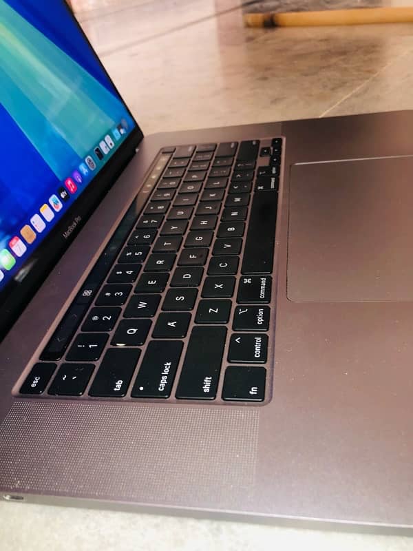 MacBook Pro 2019 /16inch /i9 32/512 1