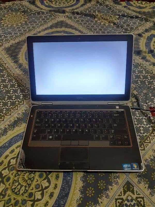 Dell Latitude e6320 1