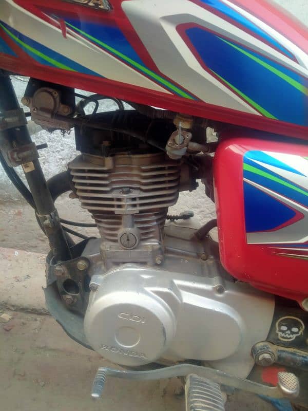 18 model Honda cd 70 available in Samundri city 1