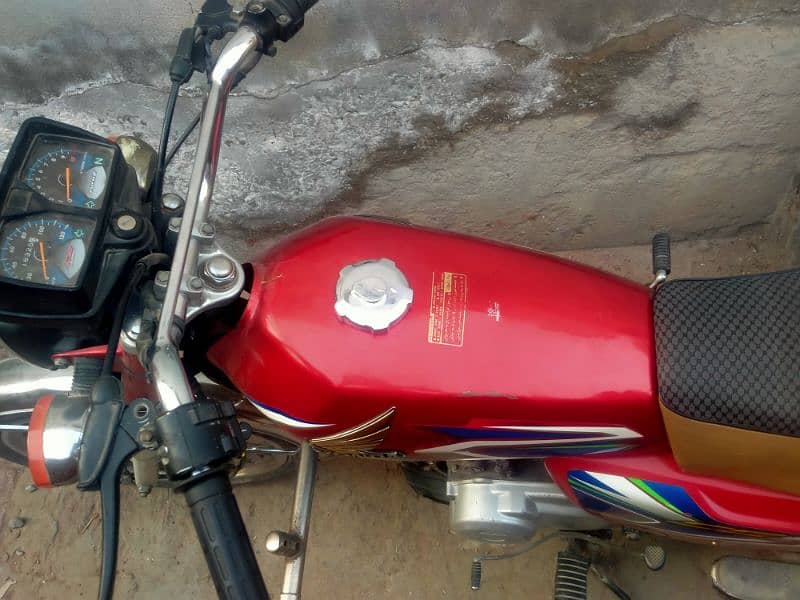 18 model Honda cd 70 available in Samundri city 3