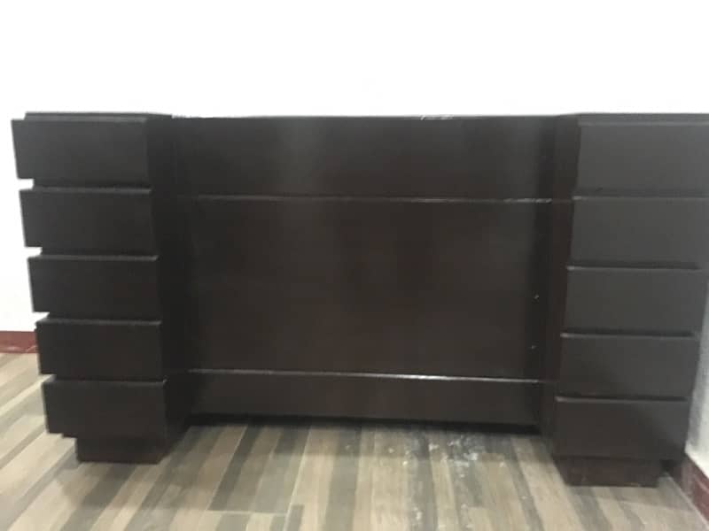 office table best condition 10/9 1