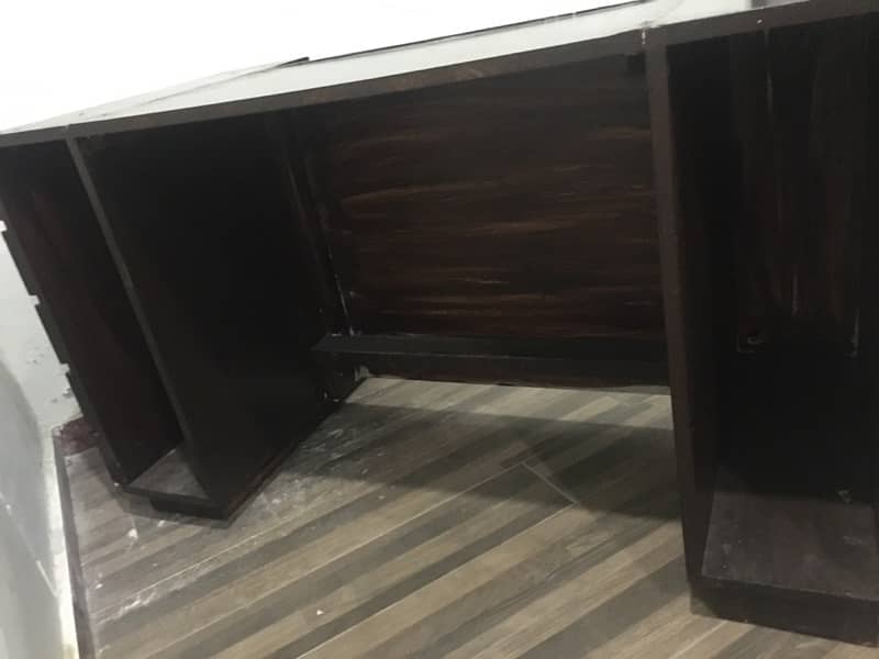 office table best condition 10/9 3