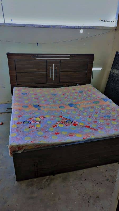 king size bed with mattress 0