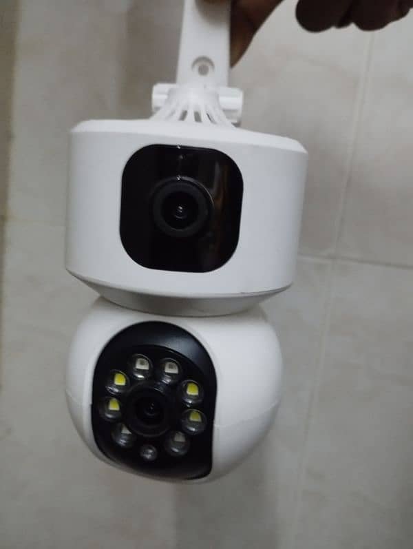 4 Wifi CCTV Cameras With 64GB Memory Cards 0