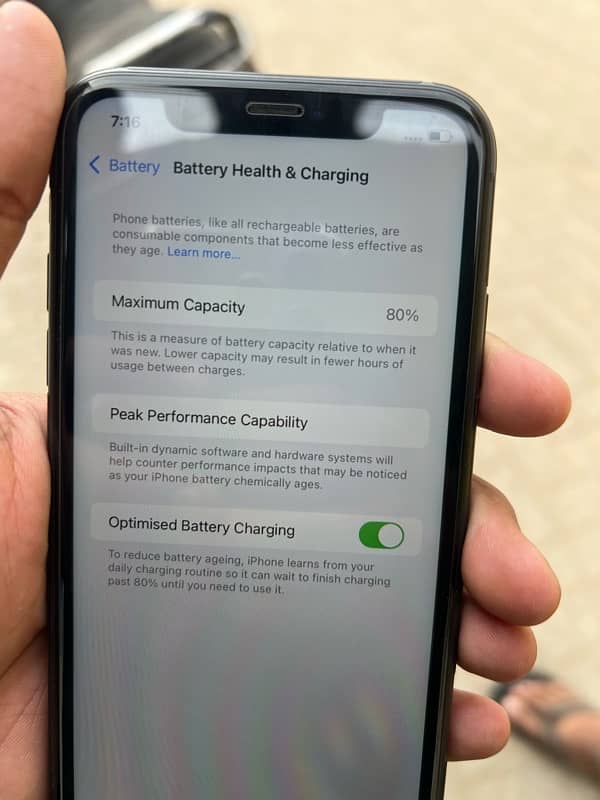 Iphone 11 Factory Unlock 128 80% BH 3