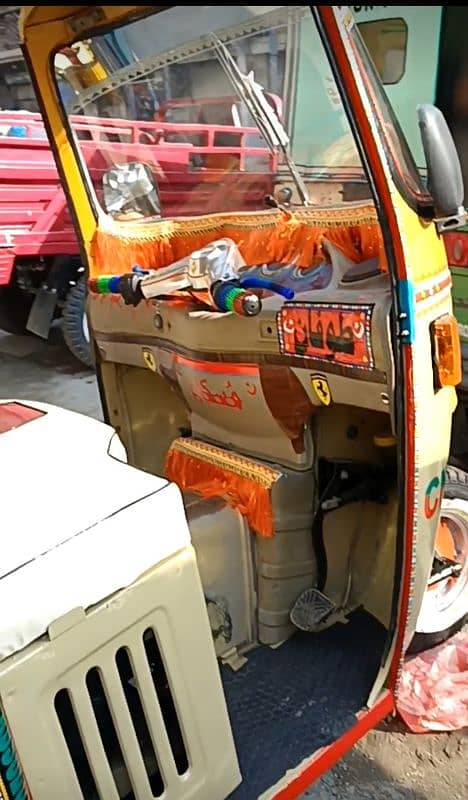 beautiful auto rickshaw just like zero meter condition. 4