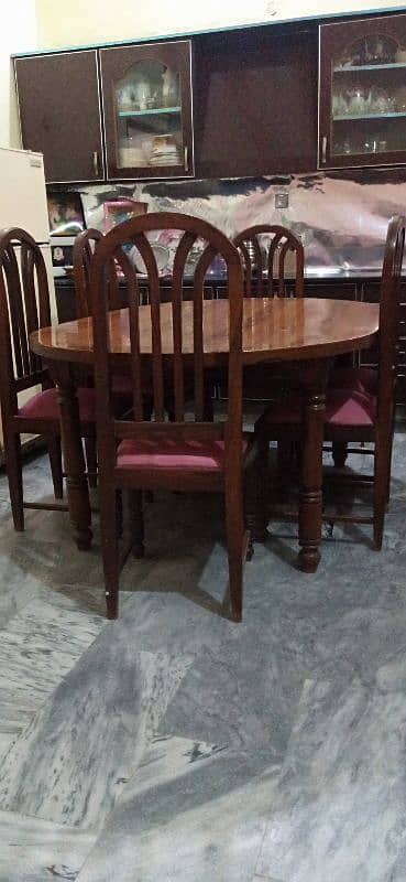 Dining table slightly used 0