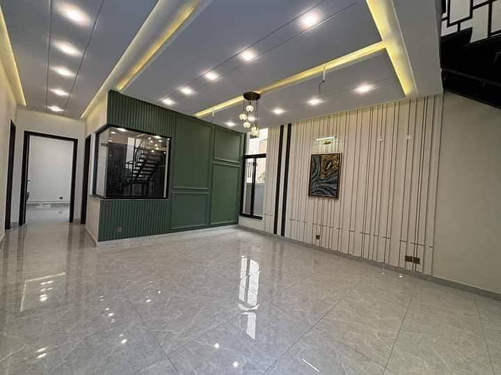 7 MARLA LUXURY HOUSE FOR SALE IN DIVINE ENCLAVE EAST CANAL ROAD FAISALABAD 2