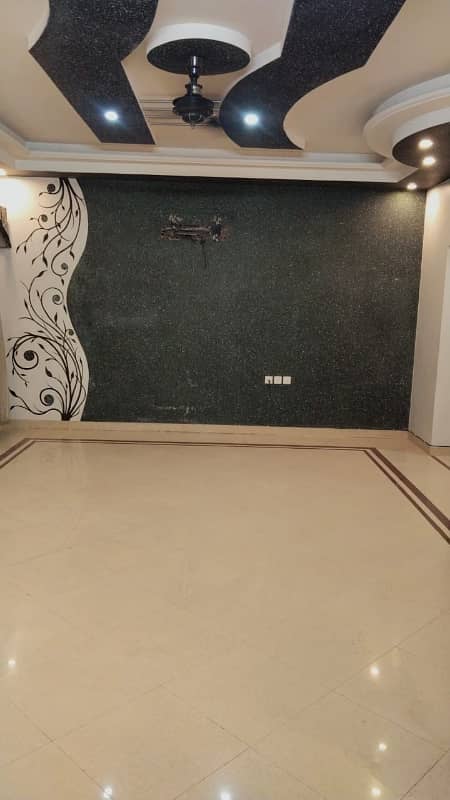 9 Marla Executive Look Lavish House For Sale in Karim Town, Halal Road, Near Satiana Road, Faisalabad 6