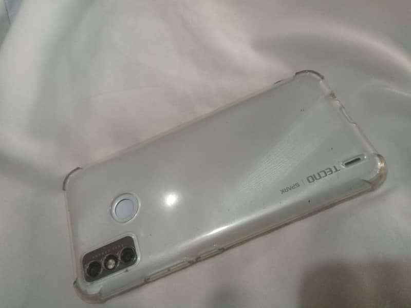 Tecno spark 6go 2-32 2