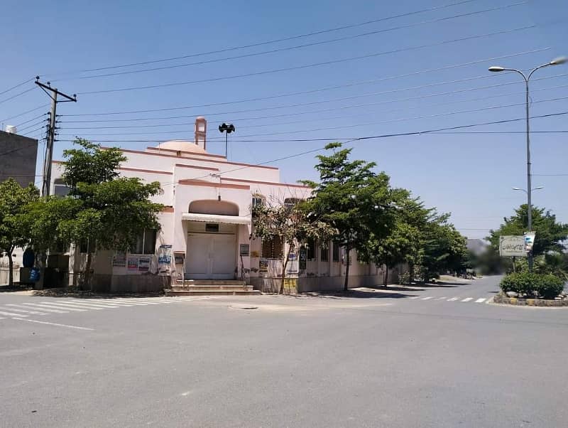 12.50 MARLA STUNNING LOCATION PLOT FOR SALE MAIN BOLEVARD EDEN VALLEY CANAL ROAD FAISALABAD 1