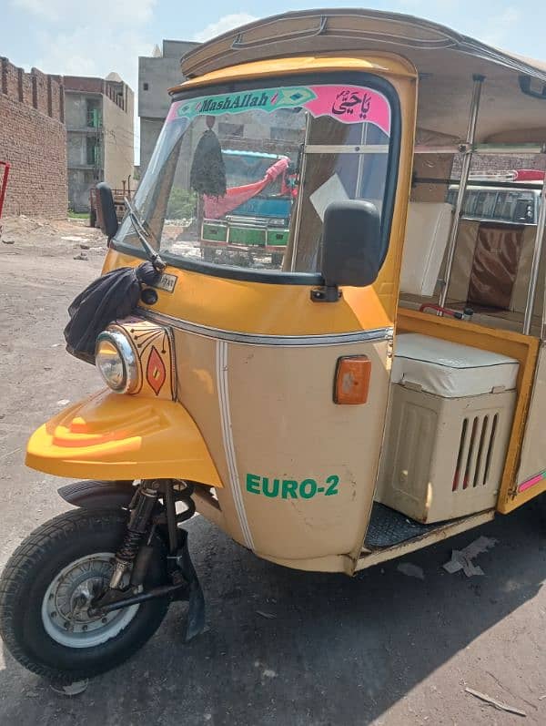 tezraftar rickshaw.       mob 03027093186 1