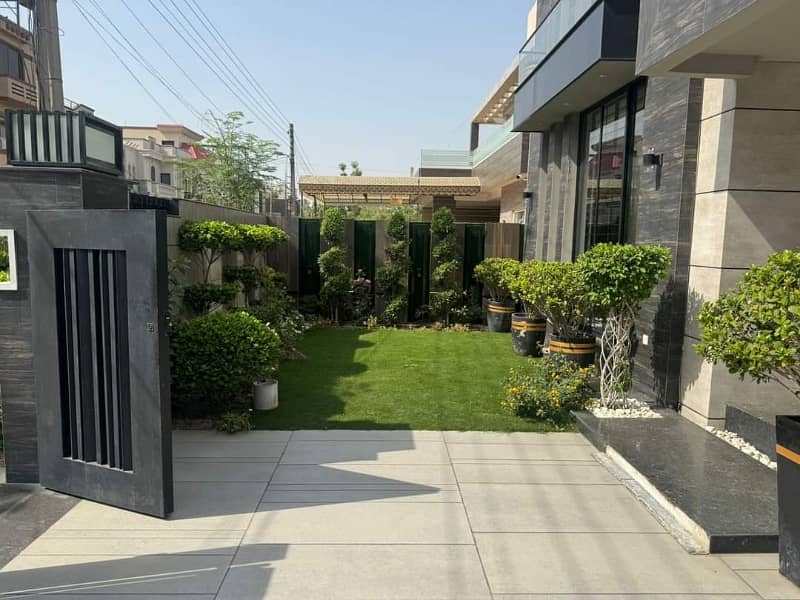 20 Marla Luxury House For Sale in Judicial Housing Society Sheikhupurah Road Faisalabad 0