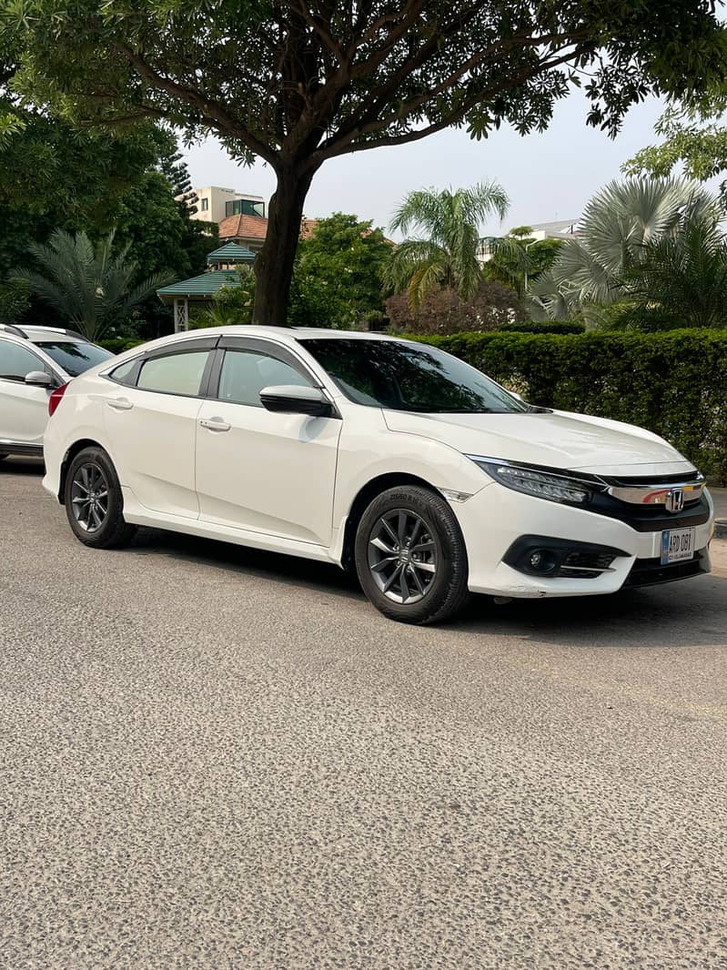 Honda Civic 2020 4