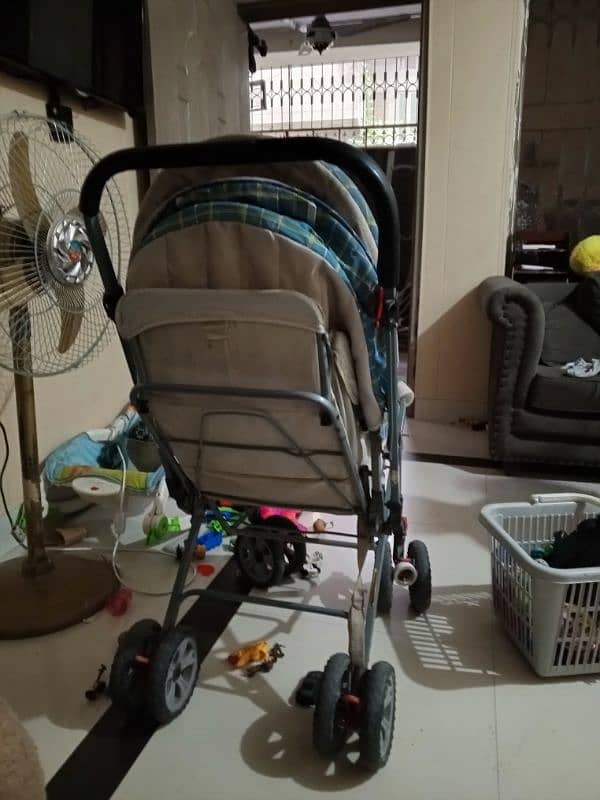 pram in nice condition 1