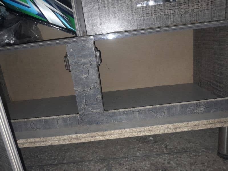 Chip board wood Almari condition 6/10 2