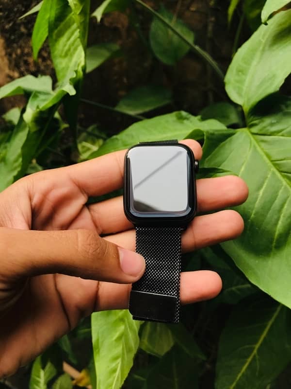 Apple Watch series 5 44mm 2