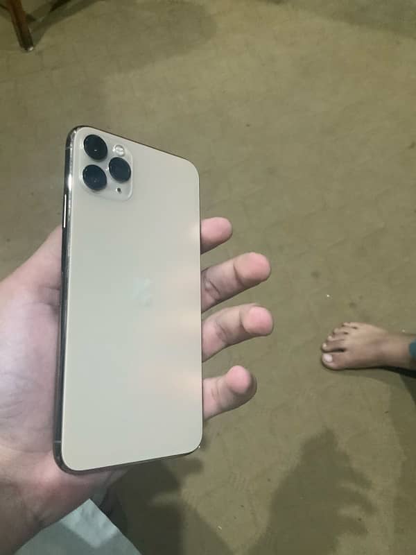 iPhone 11 Pro Max Golden 1