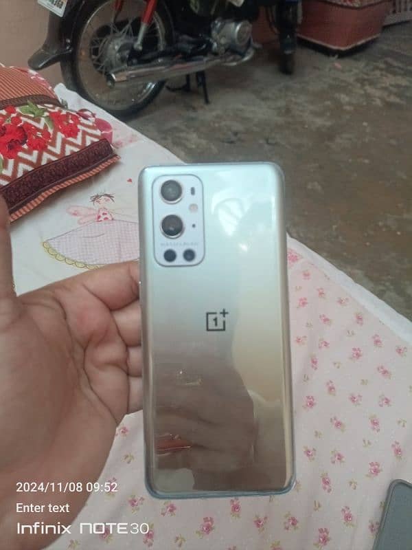 oneplus 9 pro 12 GB 256 GB like a new condition 5